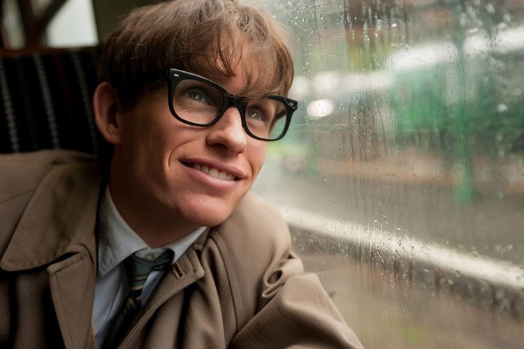 Eddie Redmayne berperan sebagai Stephen Hawkings dalam film The Theory of Everything (2014).