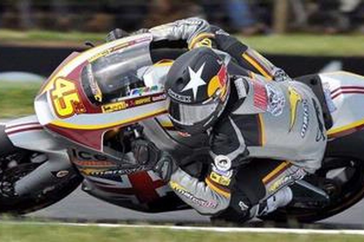 Scott Redding, saat tampil di Moto2 GP Australia, Minggu (17/10/10). Motor Redding ini akan dijual usai seri terakhir di Valencia, 7 November.