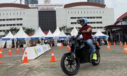 Komentar Pengunjung Usai Jajal Motor Listrik di PEVS 2023