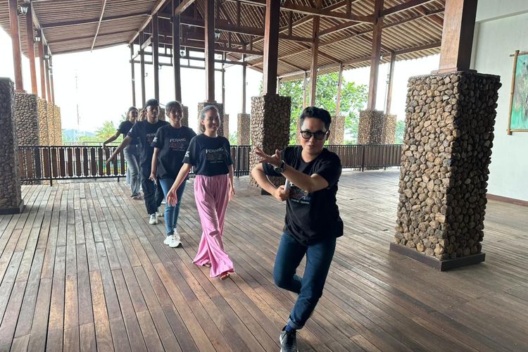 Peserta BEC saat menjalani workshop pelatihan untuk persiapan tampil.