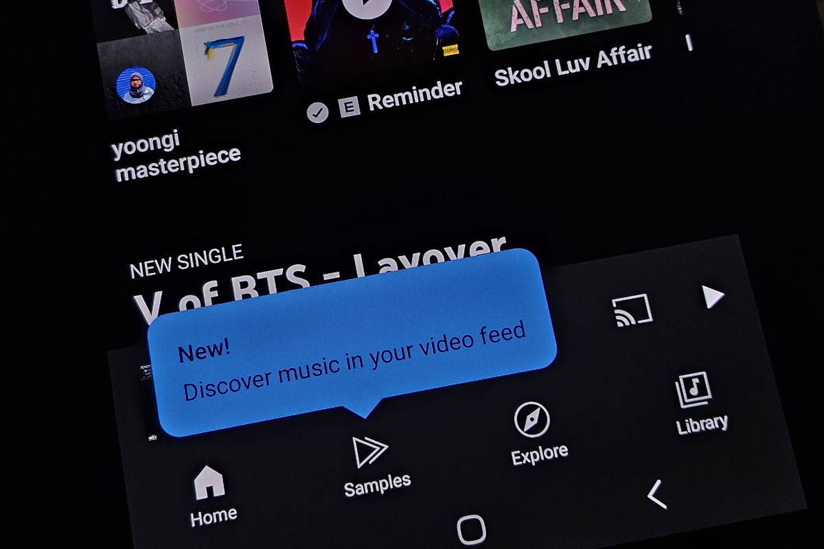 Tab Samples di YouTube Music sudah hadir di Indonesia. Fitur ini menjadi tempat khusus bagi pengguna untuk bisa menemukan lagu-lagu baru lewat potongan klip dan musik dengan cara swipe up.