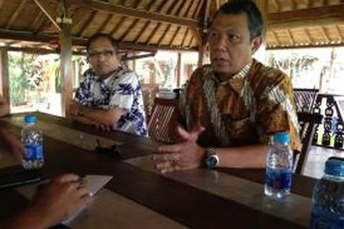 Wakil Wali Kota Tangerang Selatan Benyamin Davnie (kanan).

