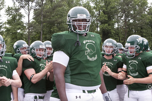 Sinopsis The Blind Side, Perjuangan Michael Oher Menjadi Atlet Football Amerika