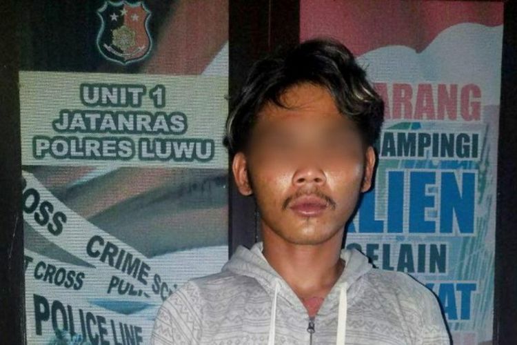Seorang pemuda berinisial LE (25) warga Dusun Tanete, Desa Libukkang, Kecamatan Kamanre, Kabupaten Luwu harus berurusan dengan pihak kepolisian, pasalnya telah menggigit jari rekannya hingga nyaris putus (Jumat (27/12/2019) .