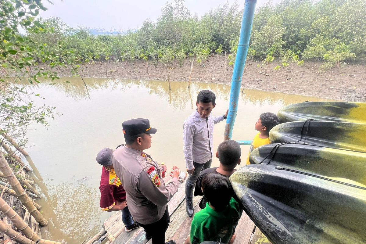 Penemuan potongan payudara di di Adventure Land Romokalisari, Surabaya, Kamis (7/12/2023).
