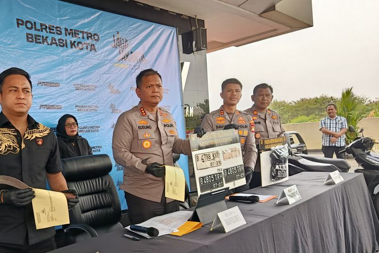 Pengemudi Ojol Tewas Dibacok Begal di Bekasi, 3 Pelaku Ditangkap