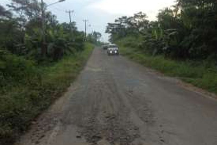 Jalan menuju KEK Tanjung Lesung, Pandeglang, Banten. Gambar diambil Jumat (6/5/2016).