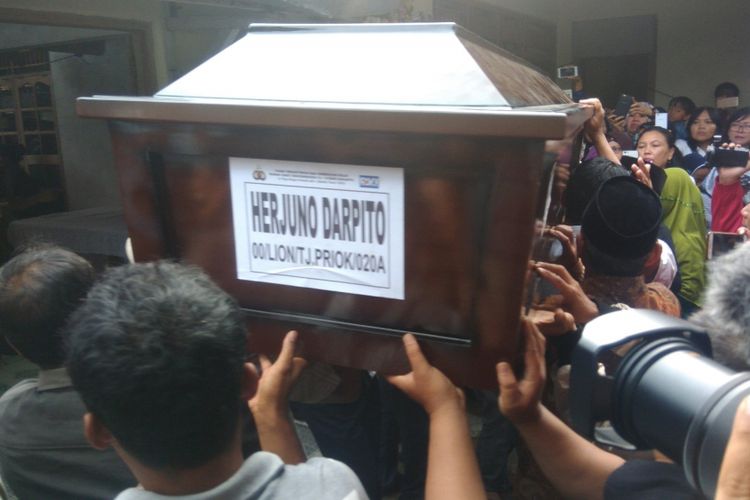 Jenasah Herjuno Darpito Korban Lion Air Tiba di Rumah Orang Tuanya di Nogosari 1, Desa Bandung, Kecamatan Playen, Gunungkidul Rabu (7/11/2018)