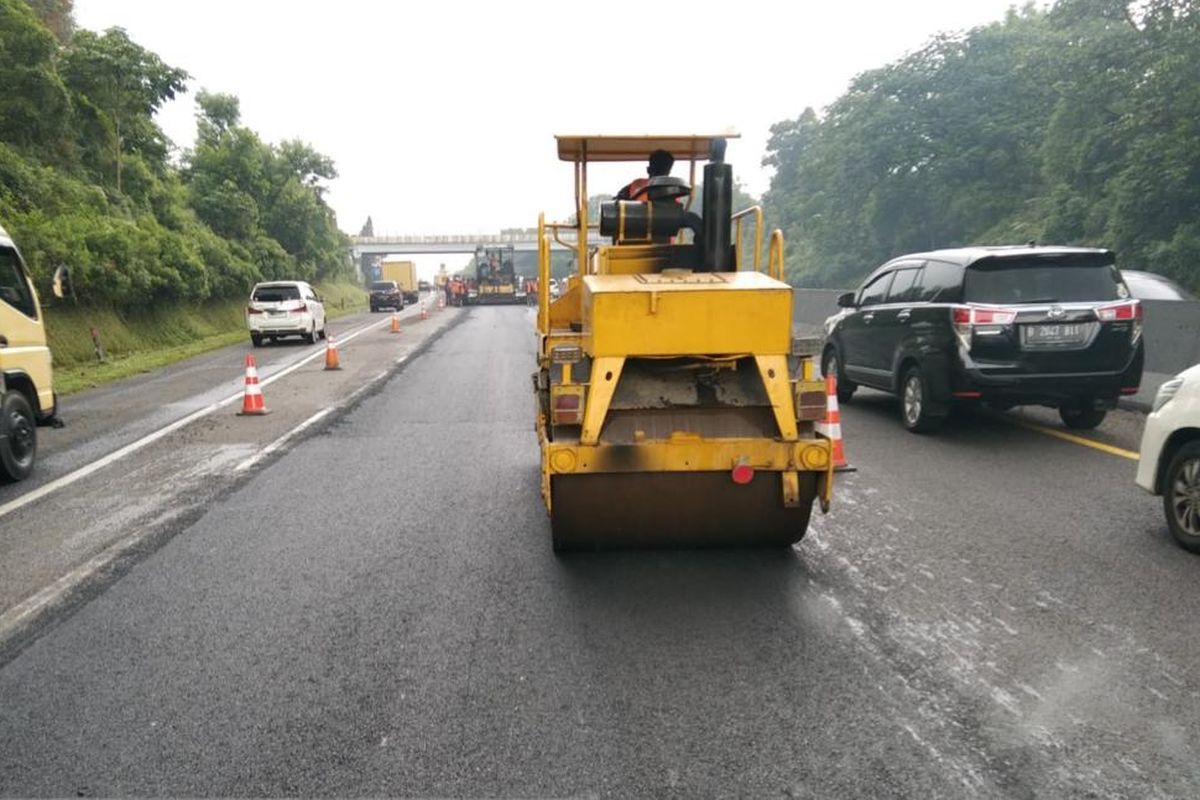 Pekerjaan pemeliharaan di Ruas Jalan Tol Jakarta-Tangerang