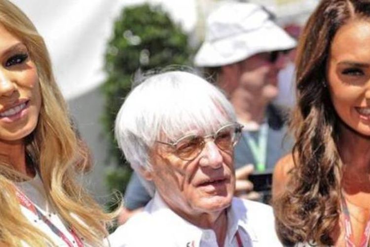Bernie Ecclestone bersama dua puterinya, Petra dan Tamara