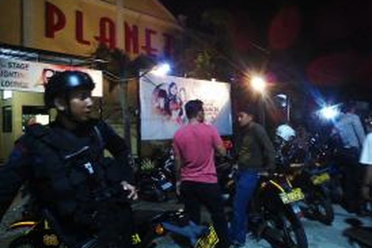 Polisi merazia tem[at hiburan malam di Parepare