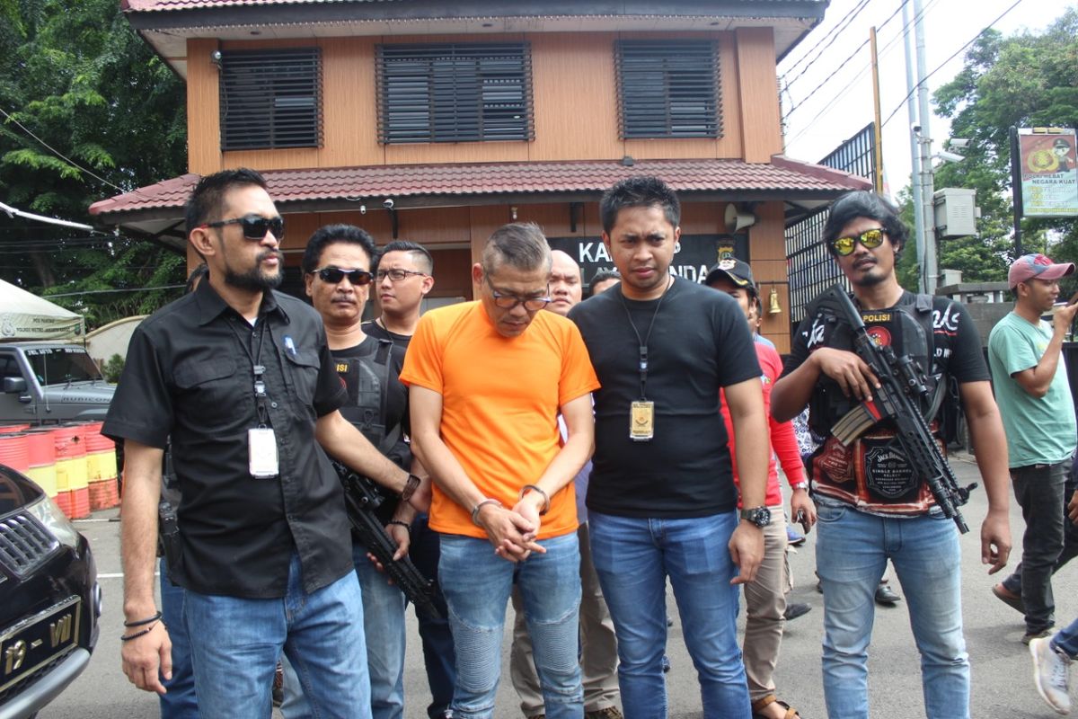 TS ditangkap oleh Polres Metro Jakarta Barat dan menjalani konferensi pers pada Sabtu (8/2/2020)