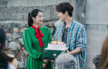 5 Adegan dalam Drakor Hometown Cha-Cha-Cha Ini Sukses Bikin ...