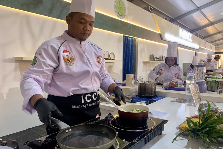 Selama empat hari berturut-turut, festival kuliner halal di Jakarta ini diramaikan dengan Indonesia International Halal Chef Competition (IN2HCC).