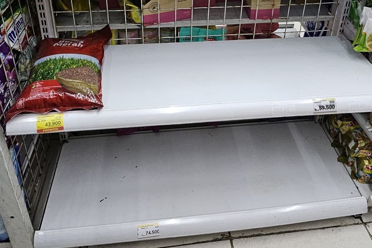 Kala Cari Beras Premium Favorit, Malah Menemukan Rak yang Kosong...