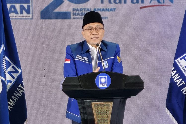 Ketua Umum Partai Amanat Nasional Zulkifli Hasan berpidato dalam acara HUT ke-23 PAN di Kantor DPP PAN, Jakarta, Senin (23/8/2021).
