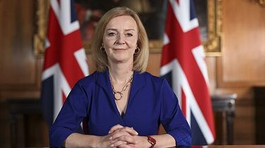 Kisah Liz Truss Pilih Mundur sebagai PM Inggris Usai Kebijakan Pajak Picu Kekacauan Pasar