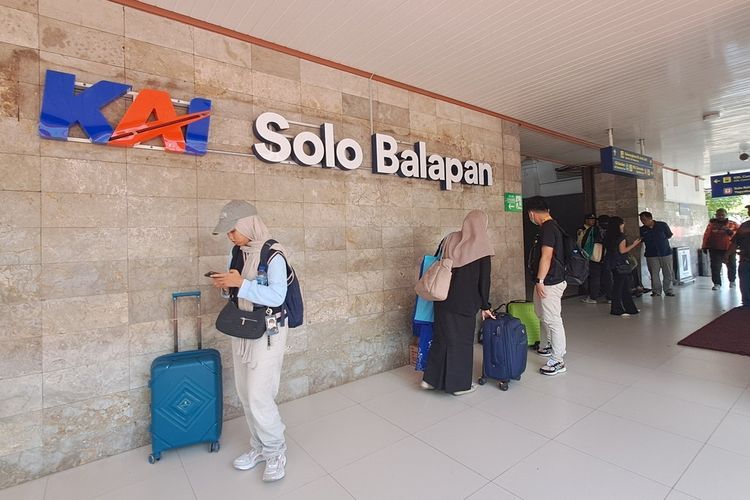 4 Perjalanan KA di Daop 6 Dibatalkan Hari Ini Imbas Argo Bromo Anggrek Tabrak KRL
