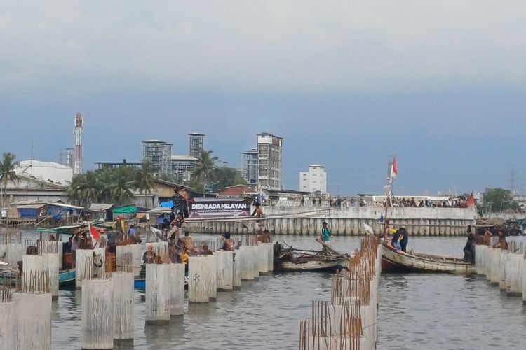 Ratusan Kapal Nelayan Disebut Terdampak Aktivitas Proyek di Muara Cakung Drain