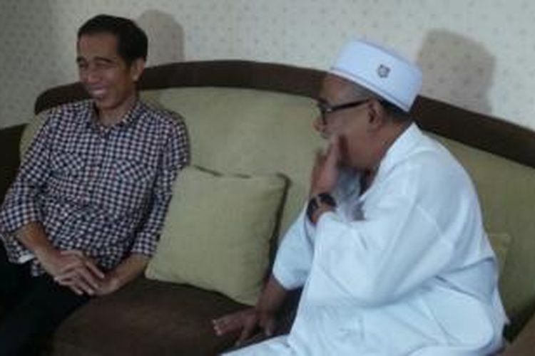 Capres Joko Widodo bertemu tokoh Muhammadiyah AR Fahrudin di kediamannya, Sleman, Yogyakarta, Senin (2/6/2014).