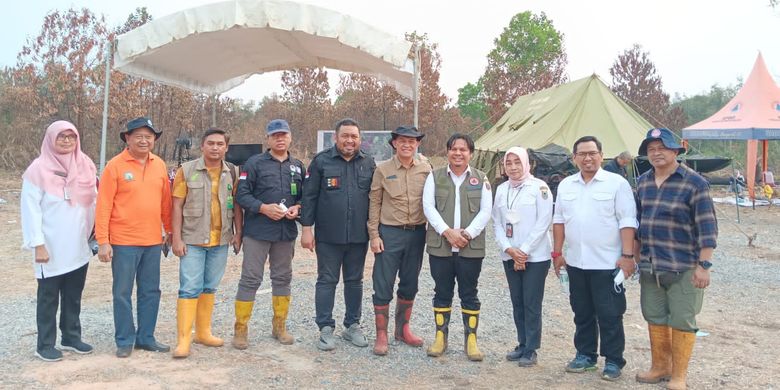 Kementan bersama Kementerian Kehutanan dan Lingkungan Hidup, Pemprov Kalsel, TNI, Badan Penanggulangan Bencana Nasional dan Gapki menjalankan giat pemadaman kebakaran lahan di perkebunan Kalsel.