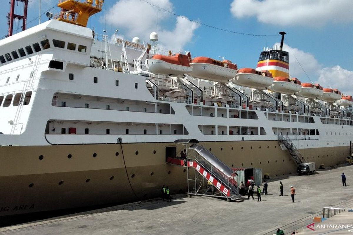  KM Nggapulu saat bersandar di pelabuhan penumpang Tanjung Priok, Jakarta Utara, Rabu (20/5/2020) 