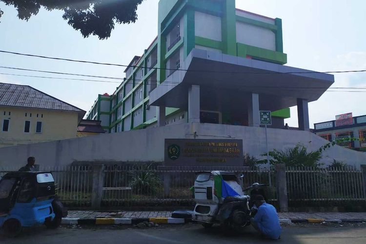 RSUD Kota Padang Sidempuan di Jalan Kenanga, Kota Padang Sidempuan. Rumah sakit pemerintah daerah ini menjadi salah satu rujukan dari 100 rumah sakit di Indonesia untuk penanganan pasien suspect dan positif Corona, Selasa (3/3/2020).