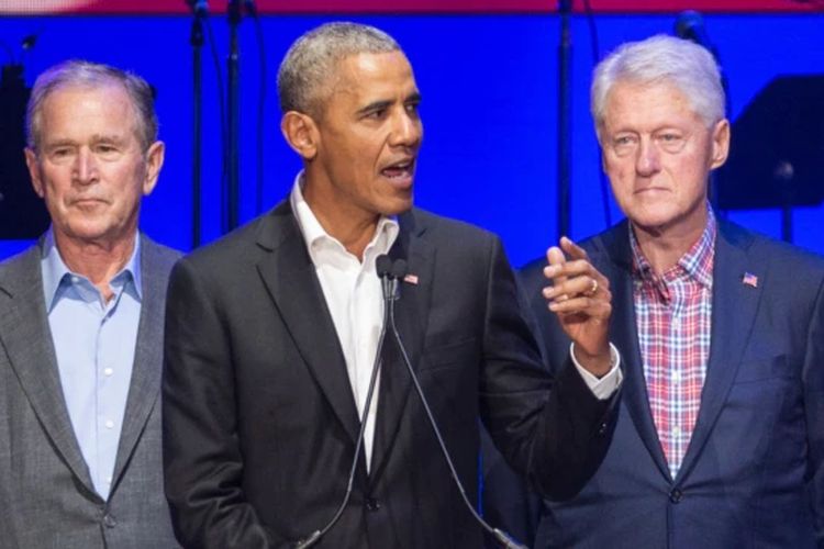 Dari kiri: Geoge W Bush, Barack Obama, dan Bill Clinton. Barack Obama dan Bill Clinton dinilai masuk lima besar Presiden AS yang memiliki kecerdasan tertinggi.