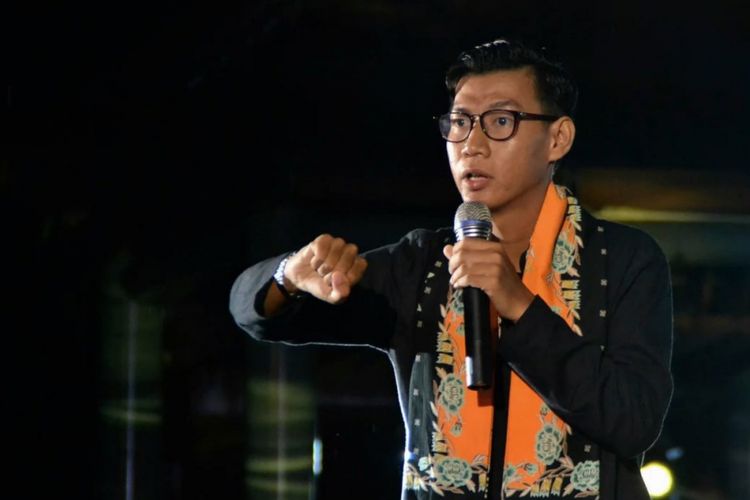 David Nurbianto, juara Stand Up Comedy Indonesia season 4 (2014).