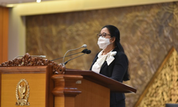 Libatkan Perajin UMKM, Produksi Sajadah Pelindung Covid-19 Diapresiasi Puan