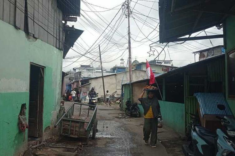 Wali Kota Ambon Tinjau Lokasi Penuh Sampah di Lorong Tahu, Temukan 2 Rumah Buang Tinja di Selokan