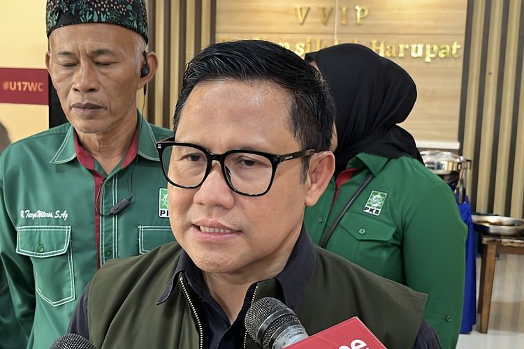 Calon wakil presiden (cawapres) nomor urut 1, Muhaimin Iskandar atau Cak Imin saat ditemui di Kabupaten Bandung, Jawa Barat, Rabu (3/1/2024).