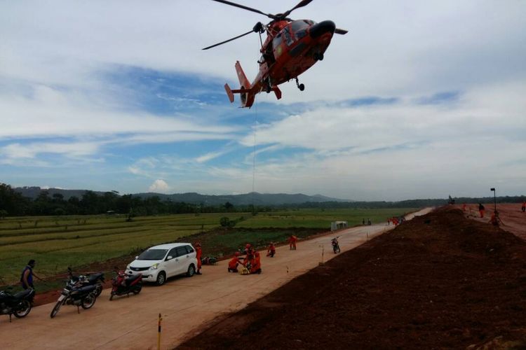 Basarnas Jawa Tengah, saat lakukan simulasi  di tol Grinsing Batang.  KOMPASproperti /dok. Basarnas jateng