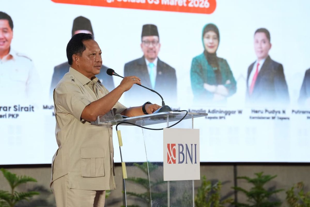 Menteri Dalam Negeri (Mendagri) Muhammad Tito Karnavian dalam acara Sosialisasi Kredit Usaha Rakyat (KUR) Perumahan, Sosialisasi Rumah Subsidi, PT Permodalan Nasional Madani dan PT Sarana Multigriya Finansial Melawan Rentenir di Kantor Wali Kota Singkawang, Kalimantan Barat (Kalbar), Selasa (3/3/2026).
