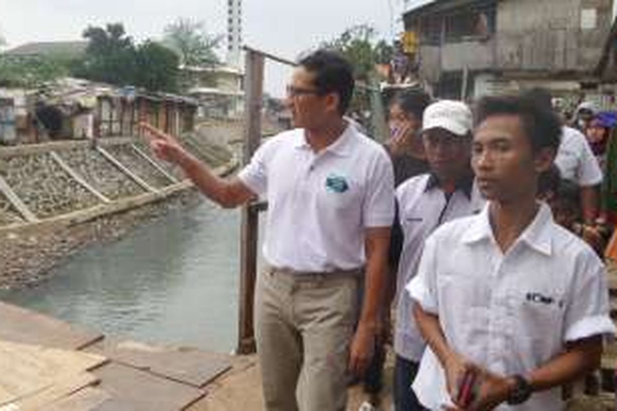 Kamis (26/5/2016), bakal calon Gubernur DKI, Sandiaga Uno menyambangi perumahan warga di Kelurahan Setia Budi, Kuningan Timur, Jakarta Selatan