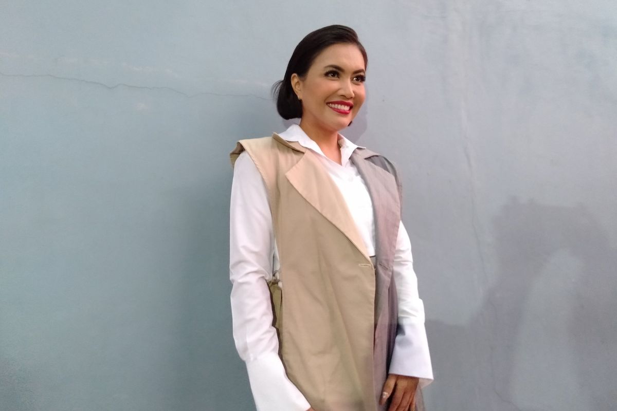 Penyanyi Denada Tambunan memberi kabar terbaru mengenai kesehatan putrinya, Shakira Aurum, pada Jumat (8/11/2019) di Gedung Trans TV, Jakarta.