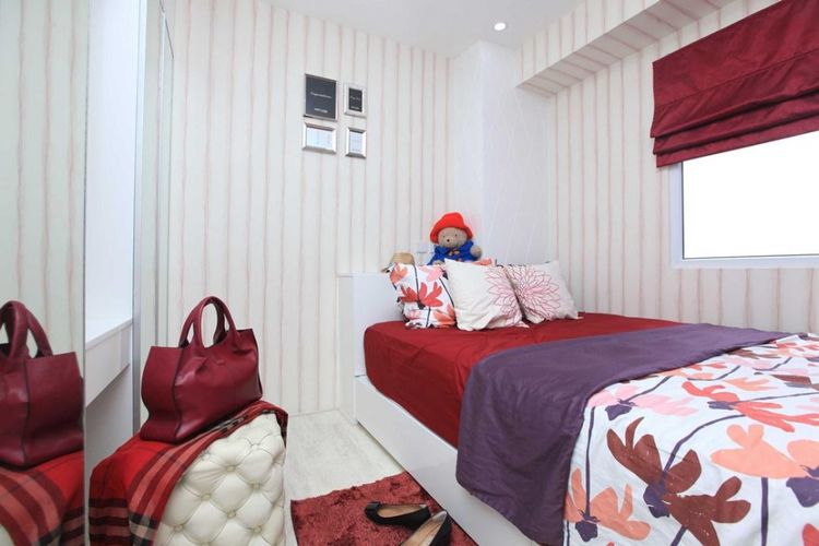Desain interior kamar tidur Green Pramuka di Jakarta karya PT Dekorasi Hunian Indonesia.