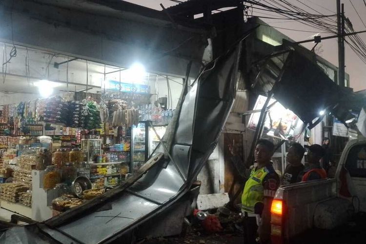Dump Truck Tabrak 2 Pejalan Kaki di Cileunyi Bandung, 1 Tewas di Tempat
