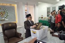 Momen Cak Imin Beres-Beres Ruangan di Akhir Masa Jabatannya Jadi Wakil Ketua DPR 2019-2024