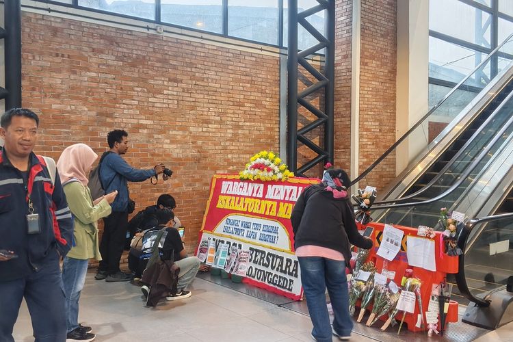 Eskalator Stasiun Bojonggede Akhirnya Diperbaiki Usai Setahun Mati, Berkat Protes Pengguna KRL yang Viral