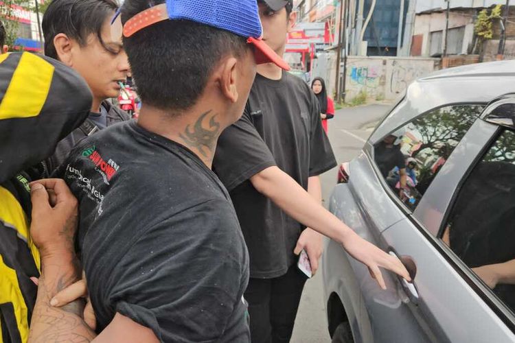 DPO 8 Tahun kasus pembunuhan yang kabur ke Malaysia diamankan polisi di Jalan Veteran, Kota Makassar, Sulsel, Selasa (21/5/2024).