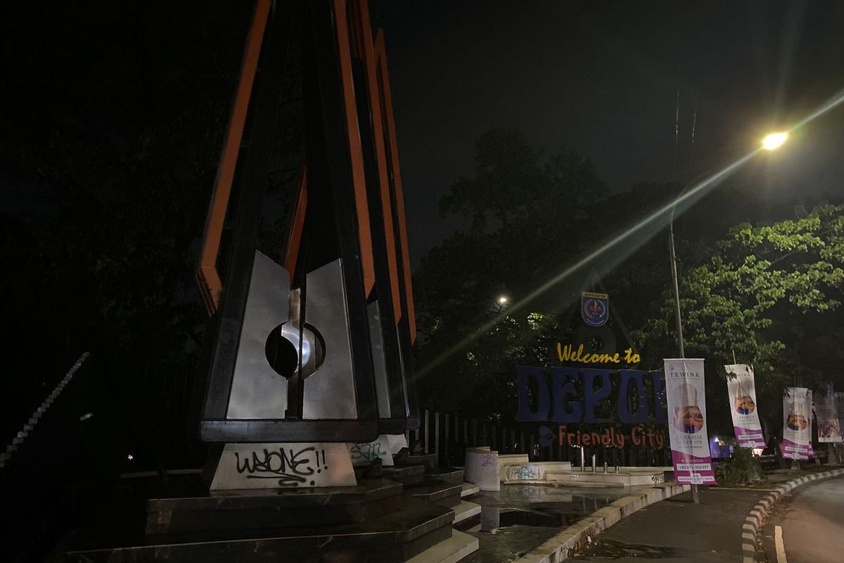 Lampu tugu Depok di Jalan Margonda Raya, Beji, Kota Depok, Kamis (27/6/2024)
