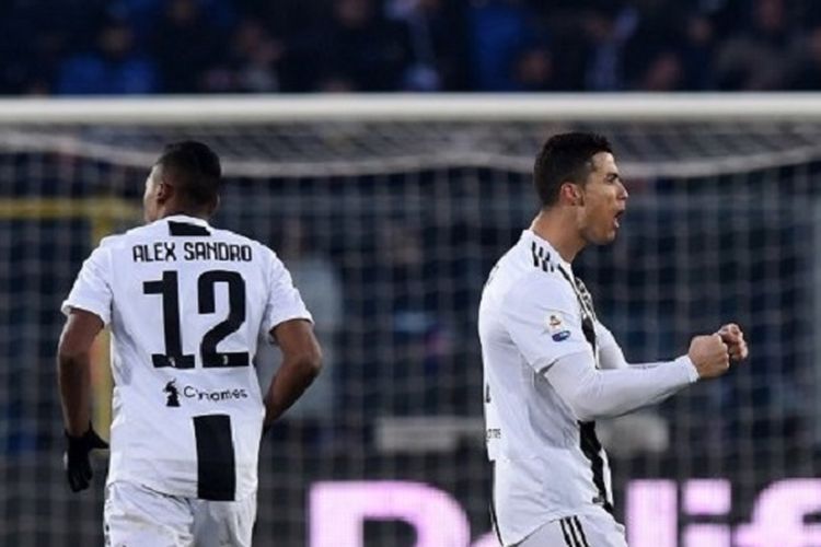 Cristiano Ronaldo berselebrasi setelah mencetak gol pada laga Atalanta vs Juventus di Liga Italia, Rabu (26/12/2018). Laga ini berakhir dengan skor imbang 2-2.