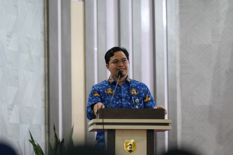 Bupati Hulu Sungai Tengah (HST) H Aulia Oktafiand saat membuka Jambore Kader Posyandu Tingkat Kabupaten HST dengan tema Bersama Kader Posyandu Mewujudkan Transformasi Kesehatan untuk Banua di Pendopo HST, Rabu (17/7/2024).