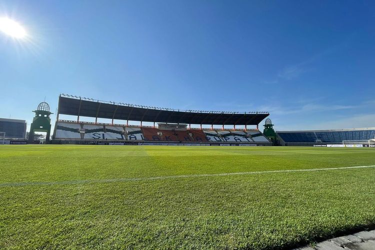 Stadion Si Jalak Harupat, Kabupaten Bandung dikabarkan lolos menjadi venue Piala Dunia Usia 17 yang bakal di gelar 10 November hingga 2 Desember