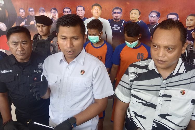 Kepolisian Resor (Polres) Jombang, Jawa Timur, menangkap dua orang terduga pelaku pembunuhan balita berusia 3,5 tahun, Jumat (13/12/2024).