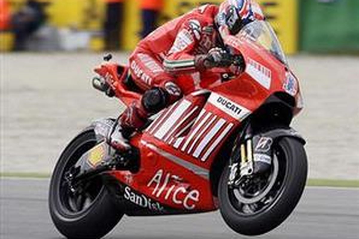 Pembalap Australia, Casey Stoner, menempati pole position di GP Jerman.