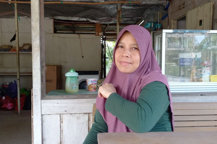 Warga RT 10 Syarariyah saat ditemui Kompas.com di kediamannya di Desa Bumi Harapan Kecamatan Sepaku, Kabupaten Penajam Paser Utara (PPU), Kalimantan Timur (Kaltim) belum lama ini.