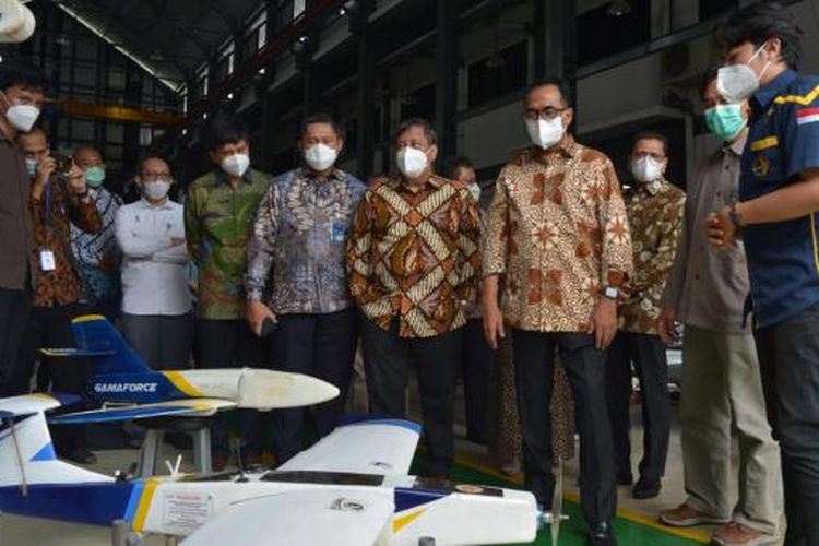 Menhub Budi Karya Sumadi usai meninjau langsung Laboratorium Transportasi Fakultas Teknik Sipil dan Lingkungan Universitas Gajah Mada di Yogyakarta, Jumat (29/7/2022).