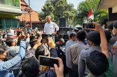 Menuai Penolakan, Eksekusi Rumah Pensiunan Pejabat Pemprov Jatim di Surabaya Berlangsung Tegang